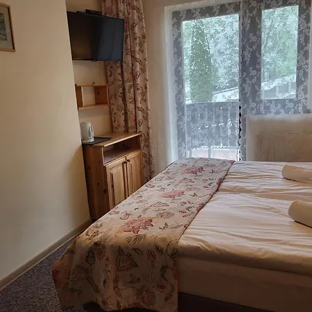 Sasanka Przy Gondoli Oda ve Kahvaltı