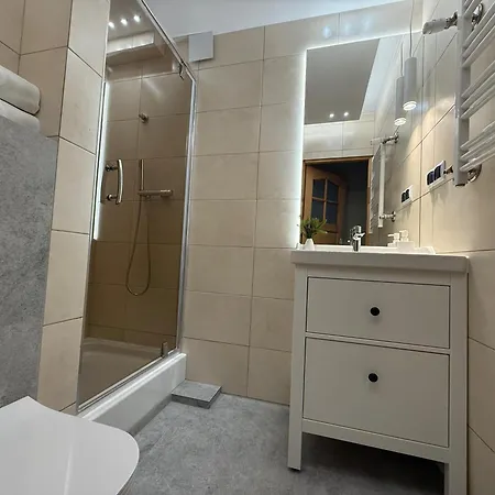 Bed & Breakfast Sasanka Przy Gondoli 3*