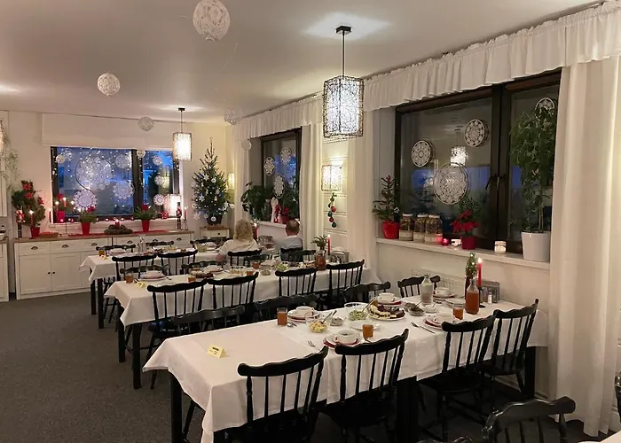 Bed & Breakfast Sasanka Przy Gondoli 3*