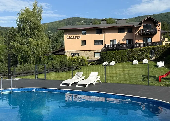 Bed & Breakfast Sasanka Przy Gondoli 3*